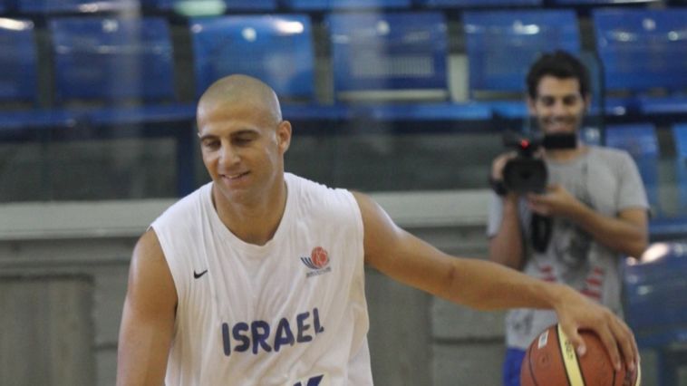 רביב לימונד. 