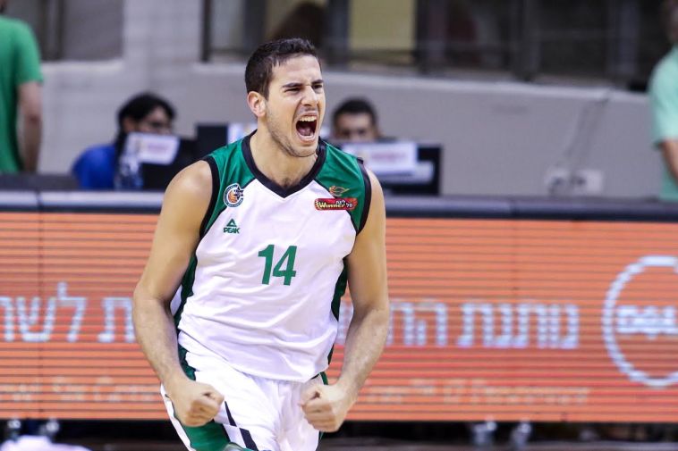 עוז בלייזר. מכוון צעד אחד יותר גבוה (ערן לוף)