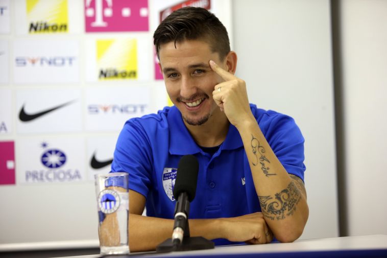 אדריאן רוצ'ט. 