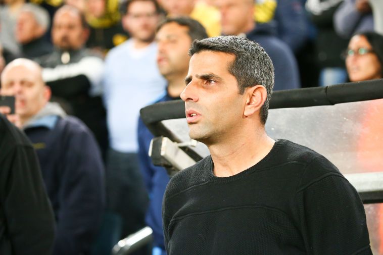 מימר. מרגיש תחת מבחן תמידי