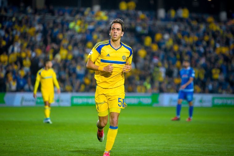 יוסי בניון. מתלבט האם להישאר (אריאל שלום)