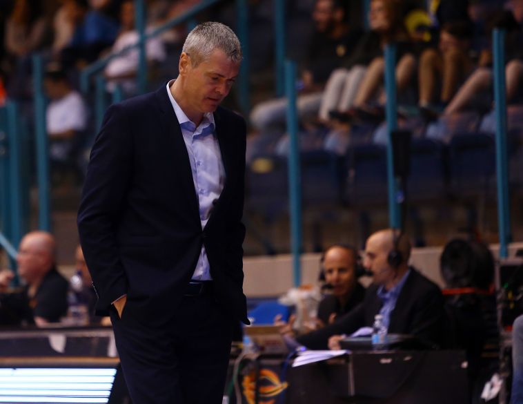 איינרס בגאצקיס. לא שם לב לעבירה של לנדסברג. צילום: אודי ציטיאט