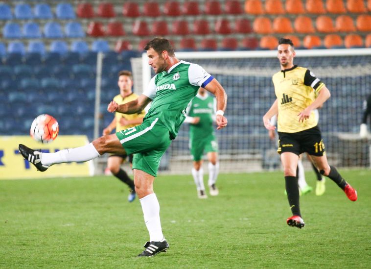 דקל קינן. נשאר (דני מרון)