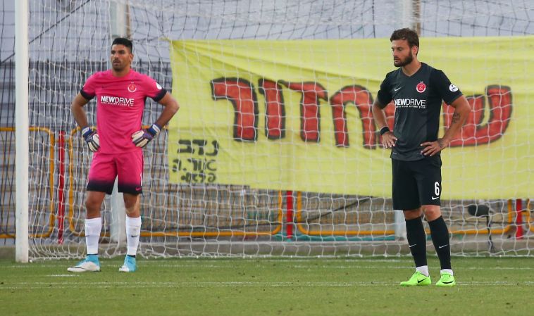 אריאל הרוש משמאל. חוסר מקצוענות. צילום: דני מרון