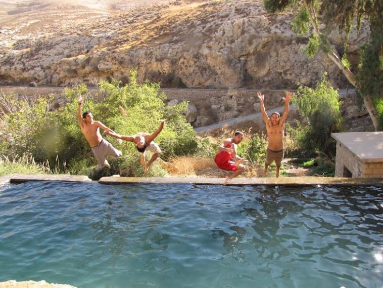 ליאל גדעוני.ניצל כל רגע במים