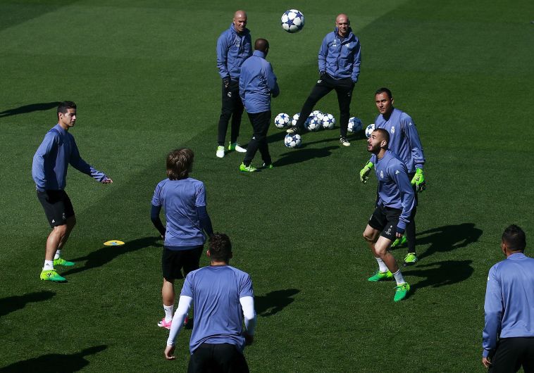 ריאל מדריד מתאמנת. כולם משחקים