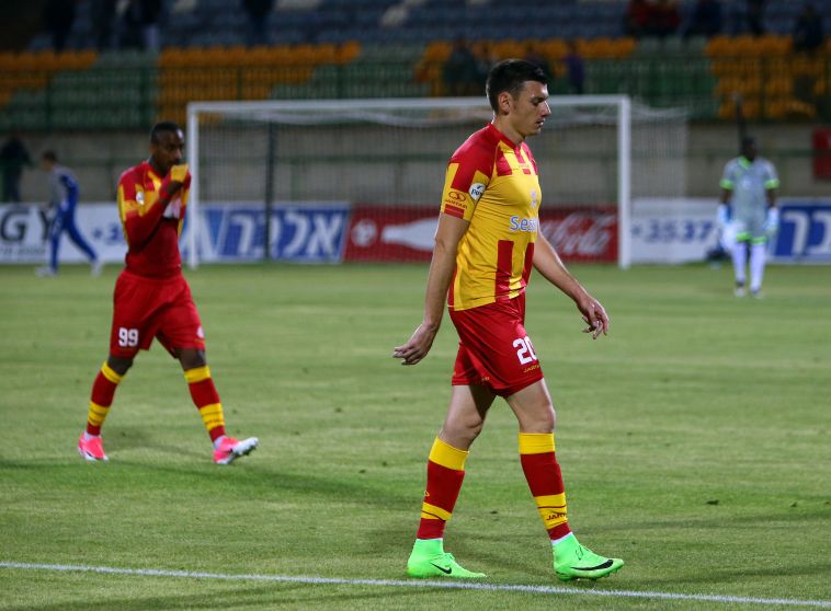 מיקי סירושטיין. בדרך החוצה מאשדוד (אודי ציטיאט)