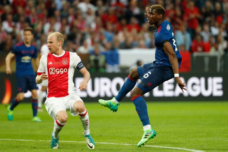 פוגבה מעלה את יונייטד ליתרון