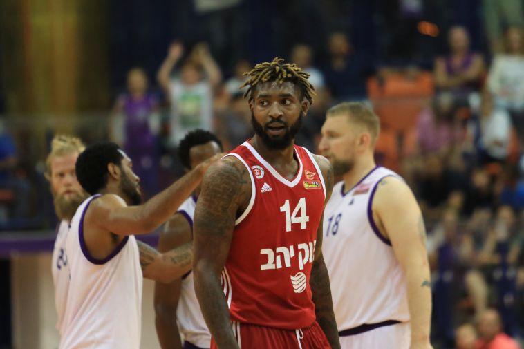 האוול. משחק עצבני שלו