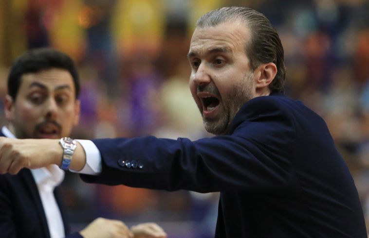 סימונה פיאניג'אני. השחקנים שלו בלחץ (ערן לוף)