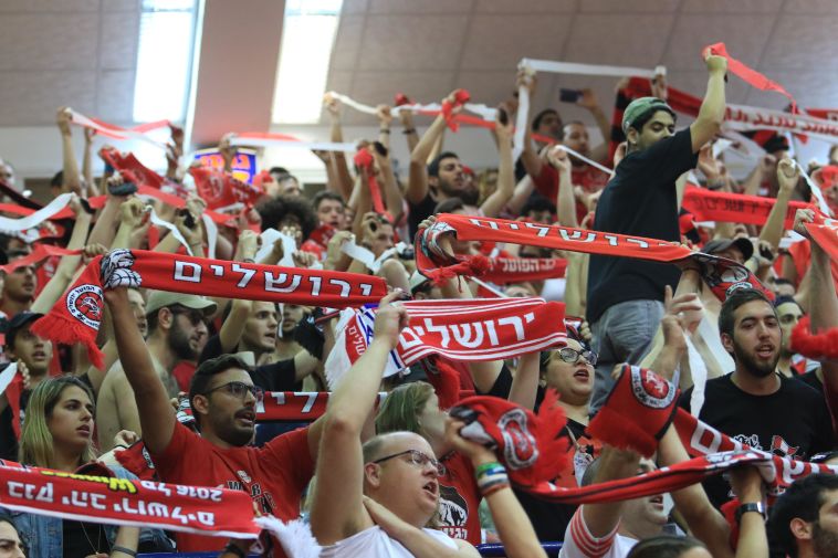 הקהל האדום בנהריה. אווירה פנטסטית בעין שרה