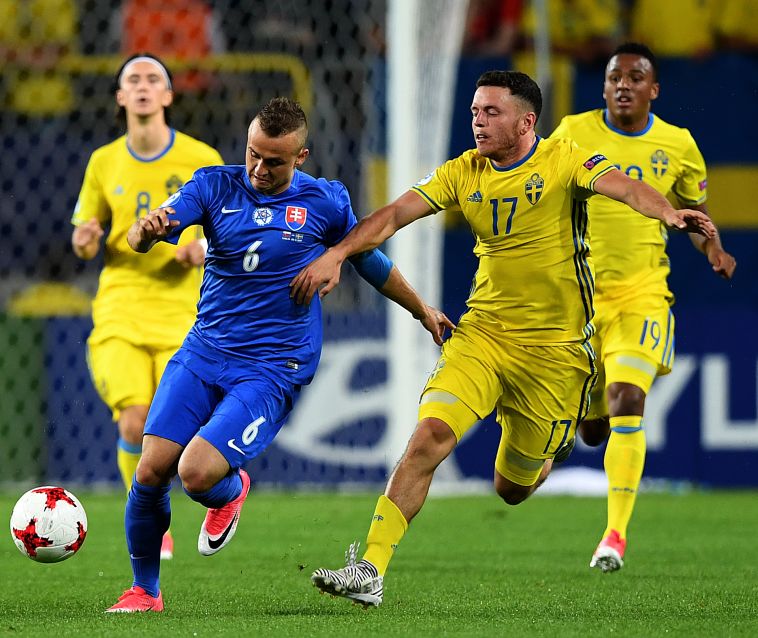 נבחרת סלובקיה. תחכה לתוצאה של פורטוגל (AFP)