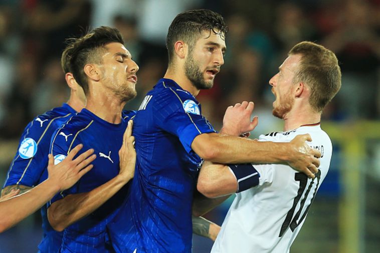 איטליה - גרמניה. סערה בתוך המגרש ומחוצה לו (gettyimages) איטליה - גרמניה. סערה בתוך המגרש ומחוצה לו (gettyimages)