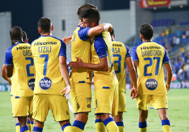 שחקני מכבי ת