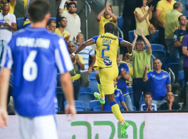 אלי דסה. המגן כבש בקלילות את השני (דני מרון)