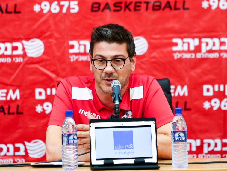 קציקאריס. דרך חדשה