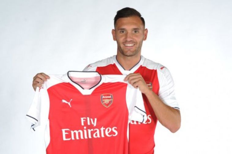 לוקאס פרס חותם בארסנל. אכזבה מהדהדת