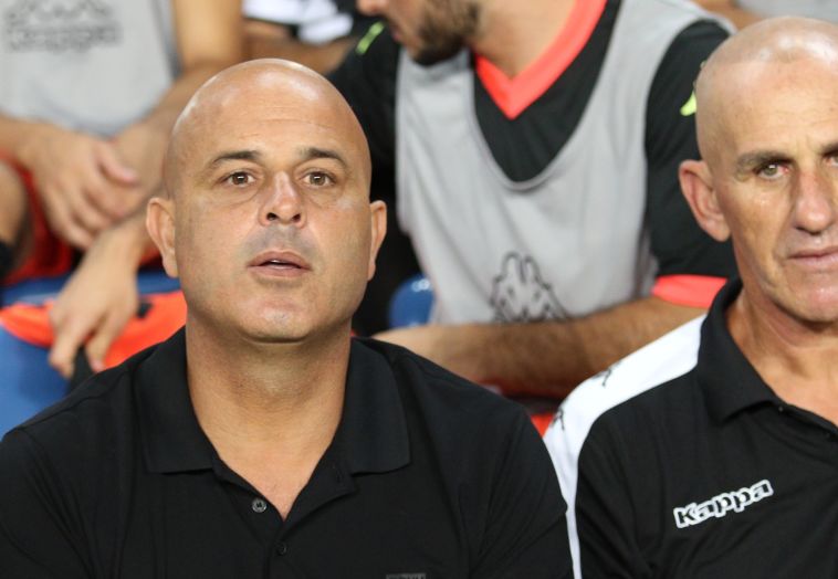 יוסי אבוקסיס. החמיא וסחט מחמאות יוסי אבוקסיס. החמיא וסחט מחמאות