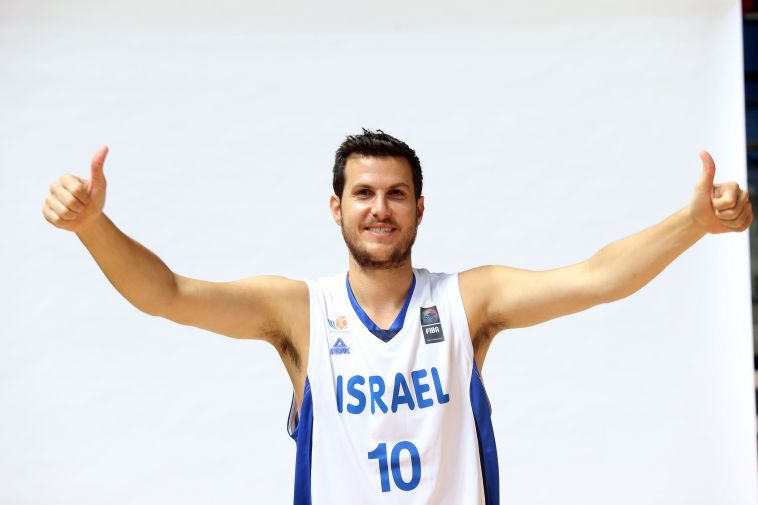פניני במדי הנבחרת. ההתרגשות בשיאה פניני במדי הנבחרת. ההתרגשות בשיאה