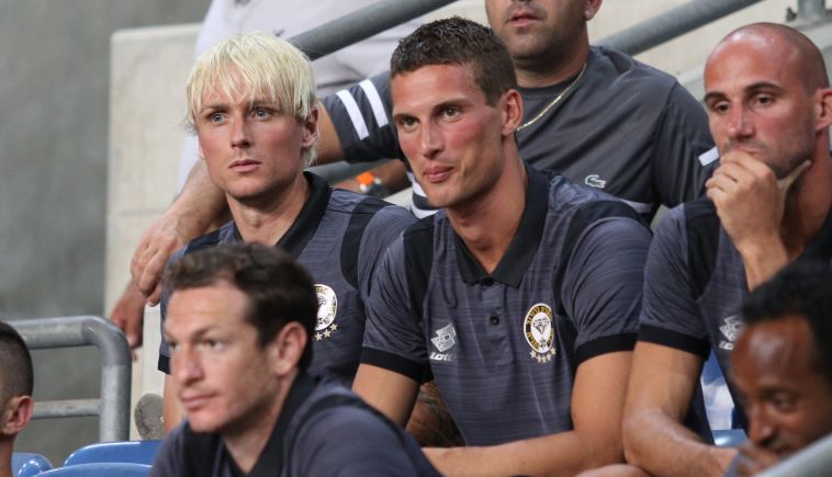 טים הויבך משמאל. היה קשה לשכנע אותו (עדי אבישי)