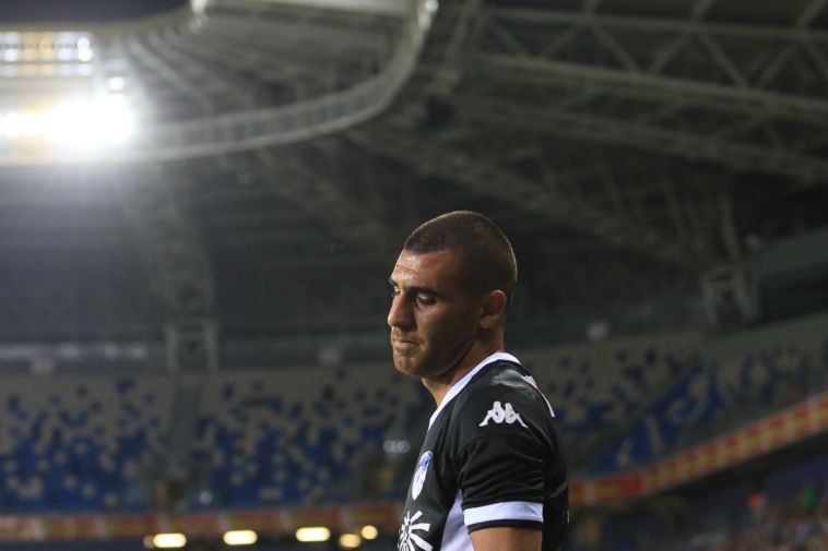 איסמעיל ריאן. כמעט התבלבל בצדדים