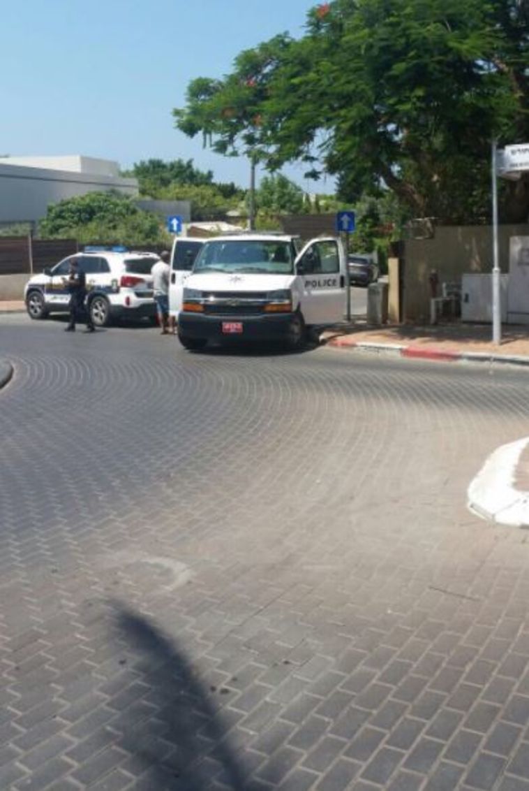 ניידת משטרה (פרטי) ניידת משטרה (פרטי)