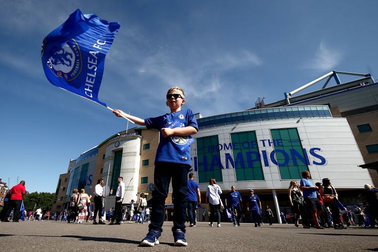 אוהדי צ'לסי מתכוננים לחגיגה בסטמפורד ברדיג' (gettyimages)