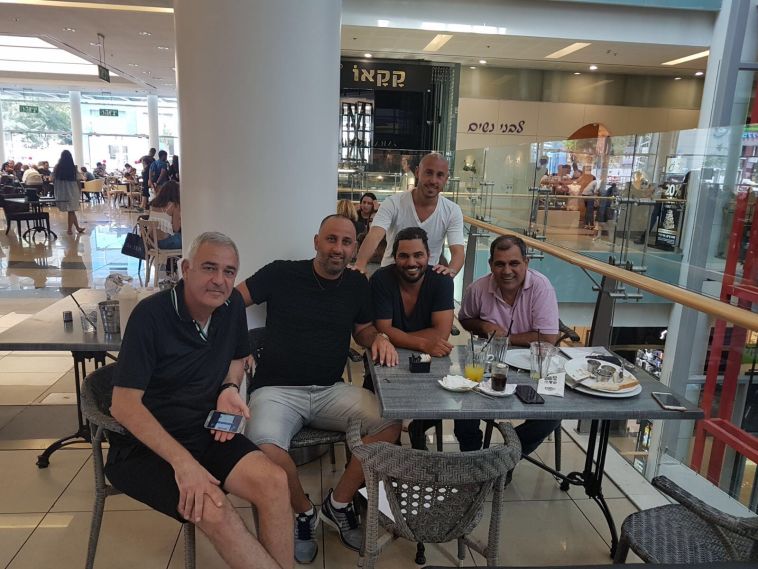 ליאור אסולין לאחר החתימה 