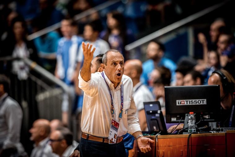מסינה. יודע לעצור את היריבות (FIBA)