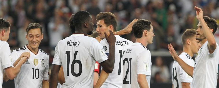 שחקני נבחרת גרמניה חוגגים (AFP)
