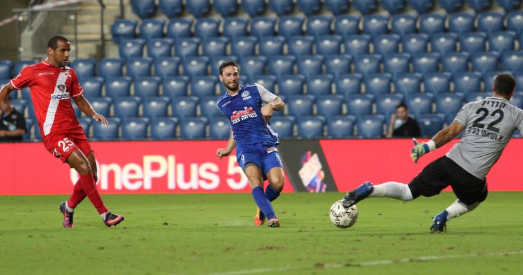 יובל אבידור. גם את אמא שלו הוא רוצה לנצח (עדי אבישי) יובל אבידור. גם את אמא שלו הוא רוצה לנצח (עדי אבישי)