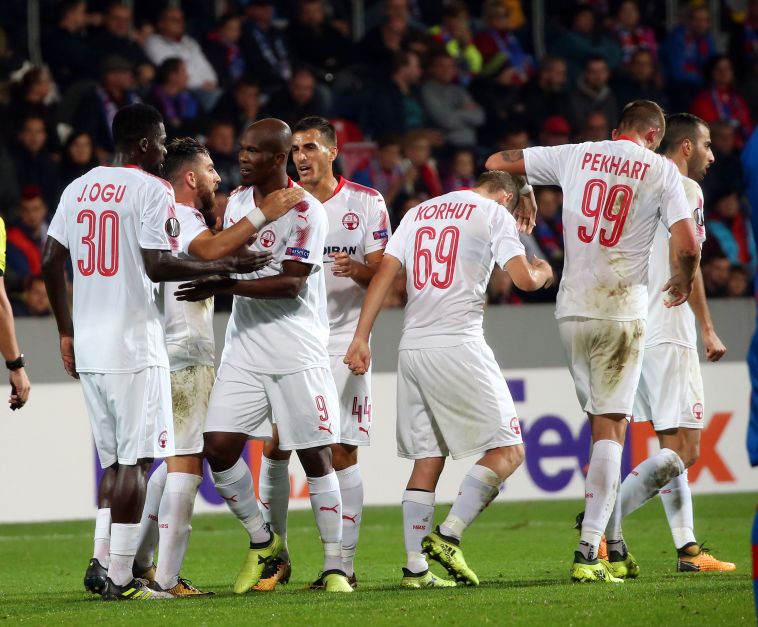 טוני וואקמה. 