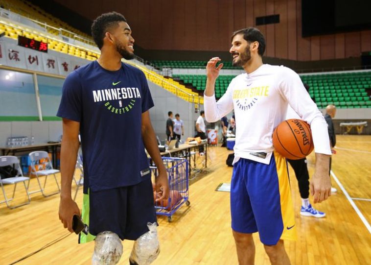 קארל אנתוני טאונס עם עומרי כספי