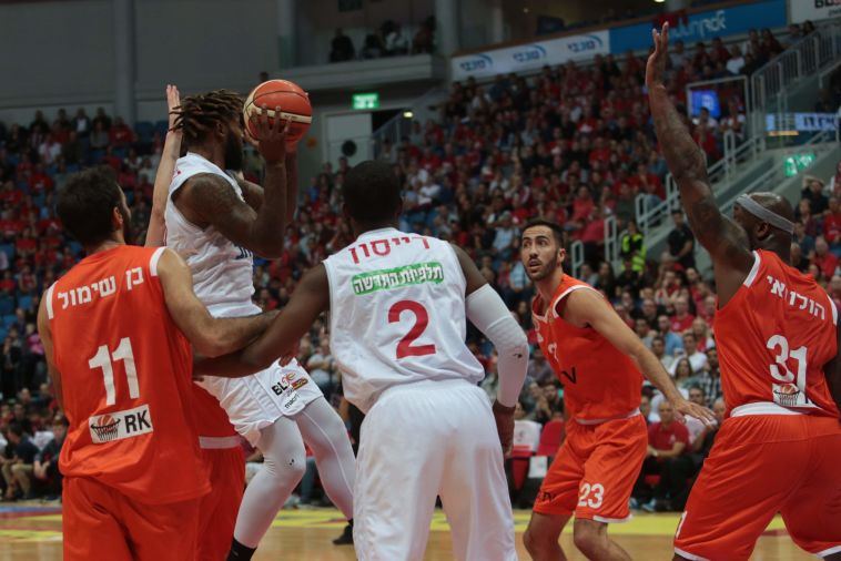 האוול. יופי של משחק למתאזרח