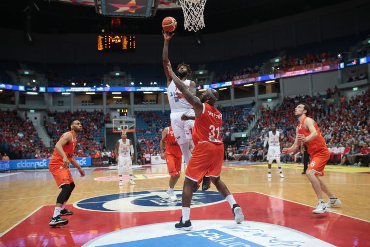 הולוואי מתקשה. הכתומים נעלמו אחרי פתיחה נפלאה