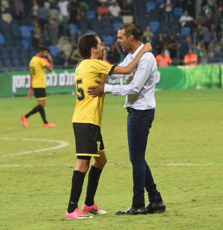 יוסי בניון. 