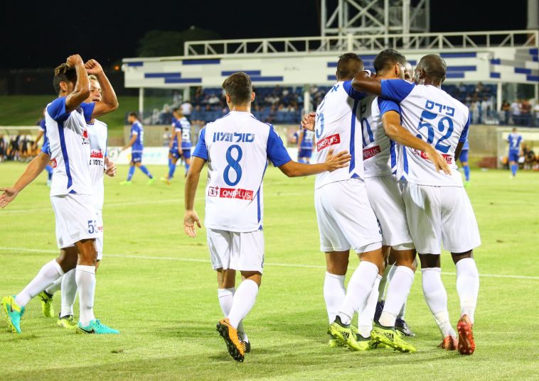 החברים באים לברך את לידור כהן (לירון מולדובן)