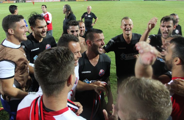 שחקני הפועל חיפה חוגגים. סוג של חלום 