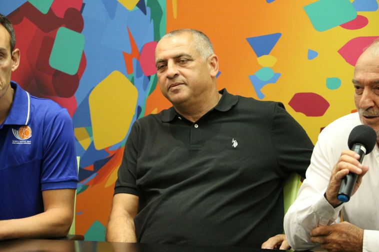 עמוס פרישמן. תחושה לא נעימה ביורובאסקט (עדי אבישי) עמוס פרישמן. תחושה לא נעימה ביורובאסקט (עדי אבישי)