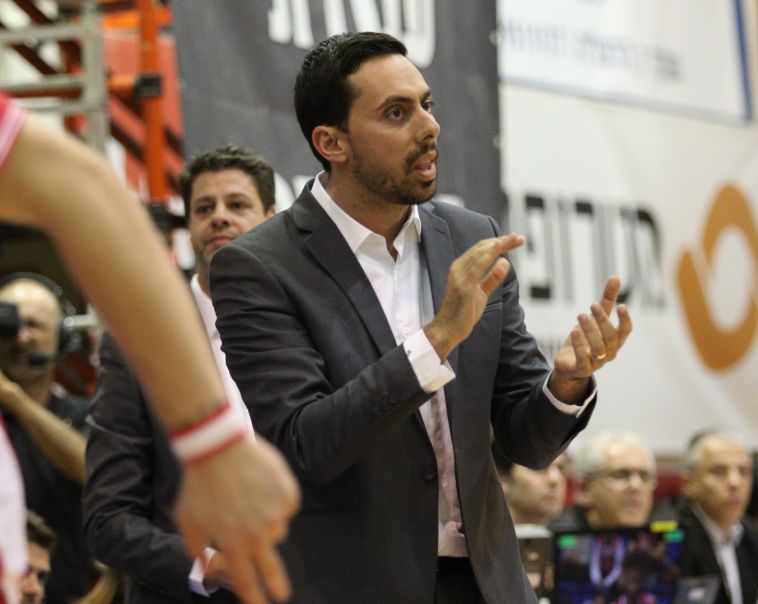 מודי מאור. אוהב משחקים גדולים (עדי אבישי)