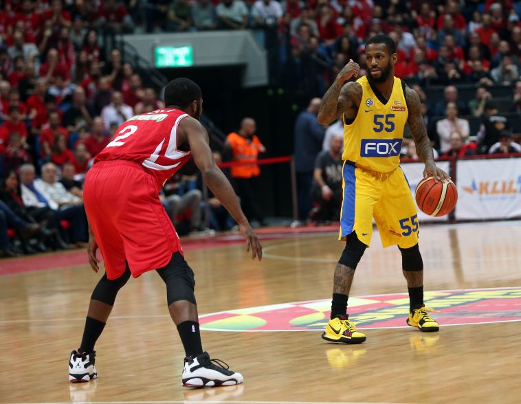 פייר ג'קסון. גמר את המשחק לבדו (אודי ציטיאט)