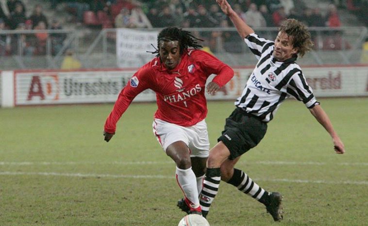 רוב מאס כשחקן. היה מאוד פיזי (טוויטר)