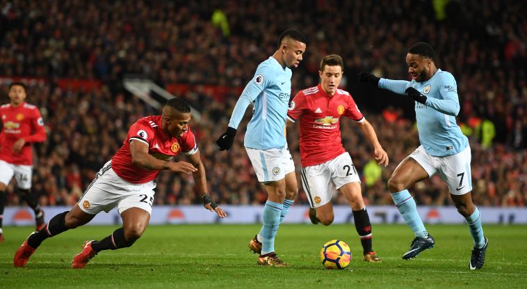 ז'סוס מוצא את סטרלינג ברחבה (gettyimages)