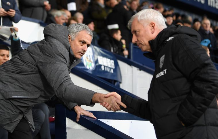 מוריניו ופארדיו חולקים כבוד לפני המשחק (gettyimages)