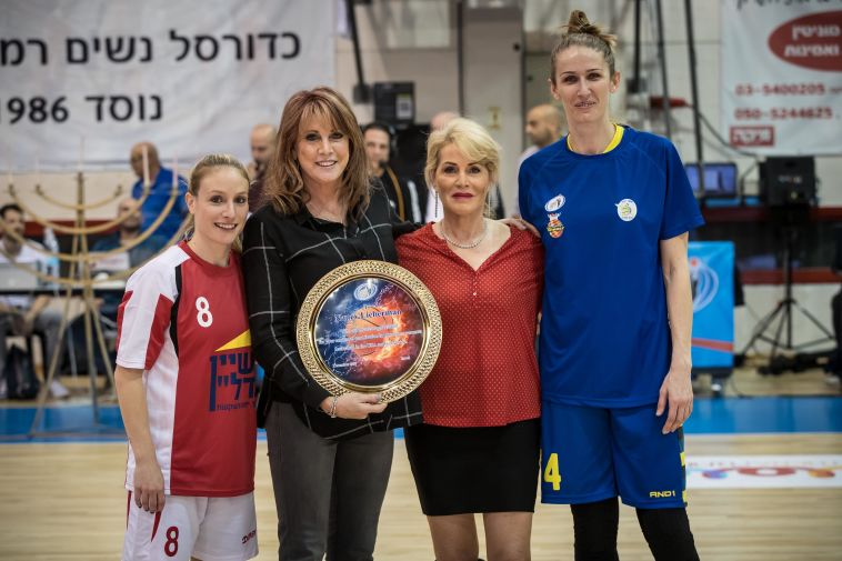קטיה לויצקי קטיה לויצקי