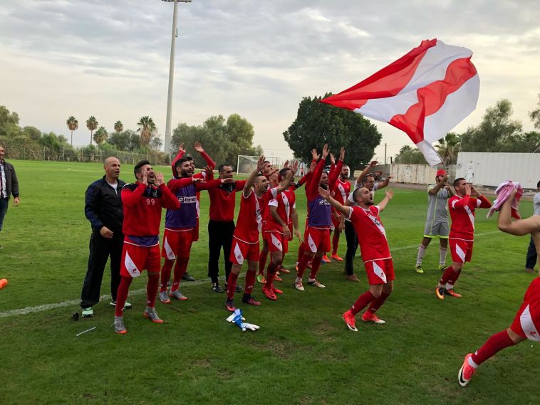 כאוכב חוגגת