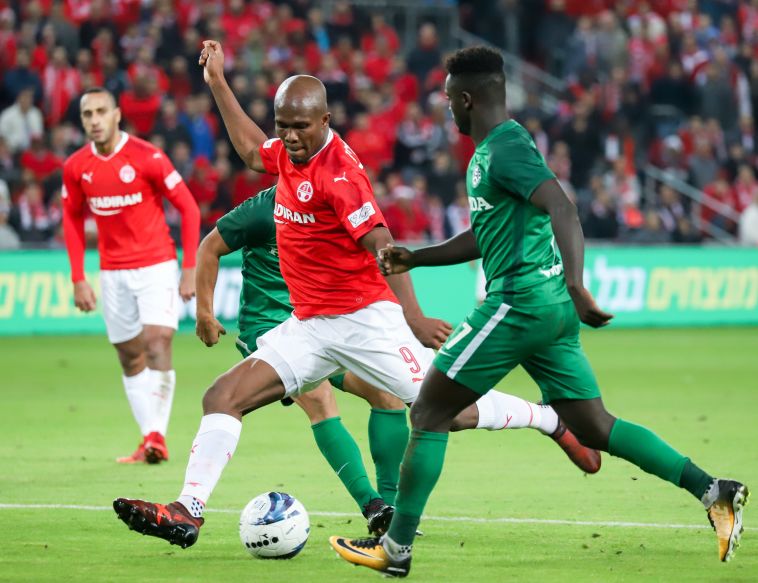 טוני וואקמה. רגע לפני כיבוש השער (דני מרון)