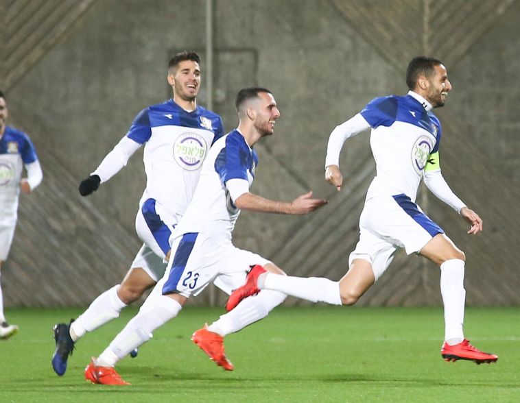 סהר לוי חוגג