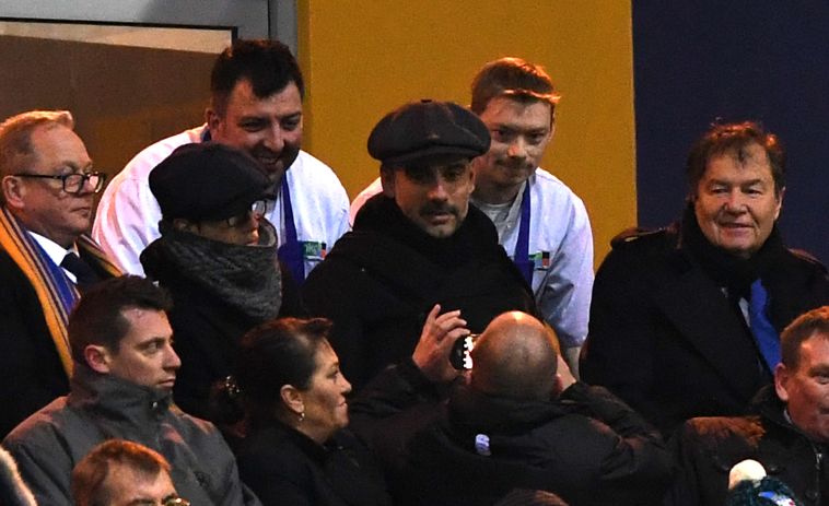 פפ גווארדיולה. האוהדים תפסו אותו על חם (gettyimages)