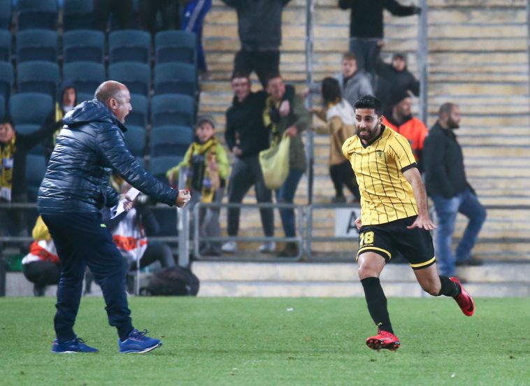 חן עזרא. 'יורו גול' (דני מרון)